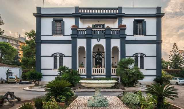 Bari, quella dimora che si erge dal 1896 alla fine di via Amendola:  Villa Lorusso